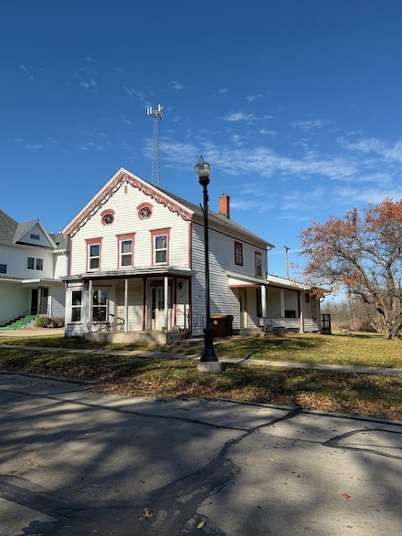 106 W High St, Orangeville, IL 61060