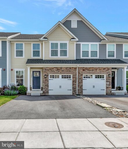 1204 Benjamin Dr, Kennett Square, PA 19348