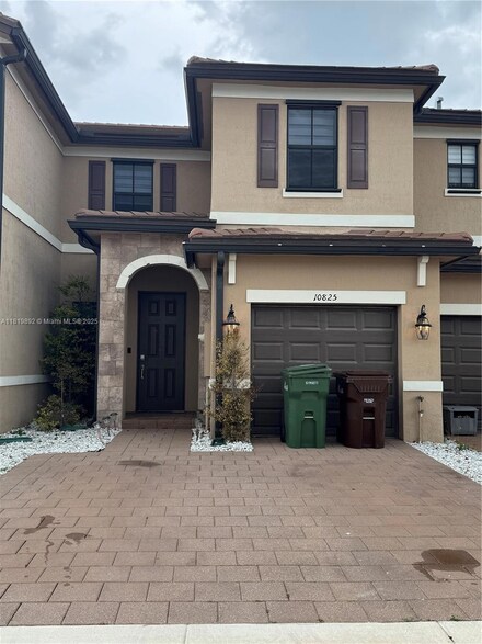 10825 W 33rd Way, Hialeah, FL 33018