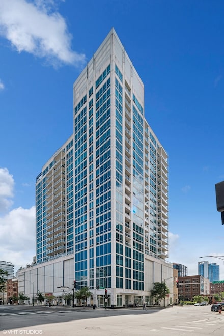 757 N Orleans St Unit 2107, Chicago, IL 60654