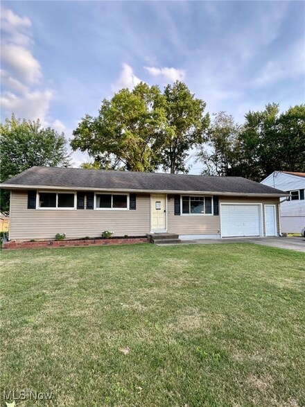 434 Seneca Dr, Dover, OH 44622