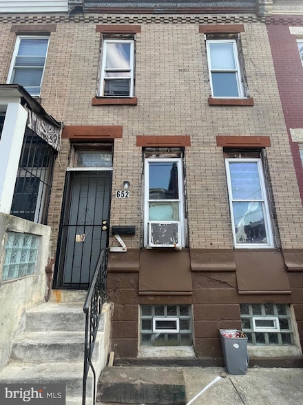 652 W Clearfield St, Philadelphia, PA 19133