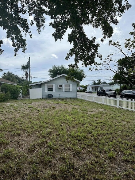 312 12th Ave N, Lake Worth, FL 33460