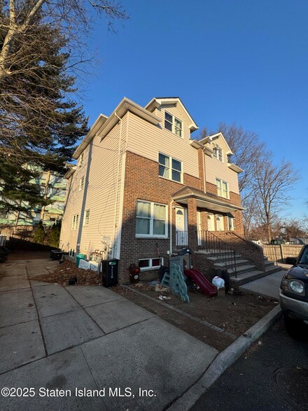 366 Union Ave Unit D1,2&E1,2, Staten Island, NY 10303