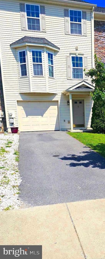 228 Morlatt Ln, Martinsburg, WV 25404