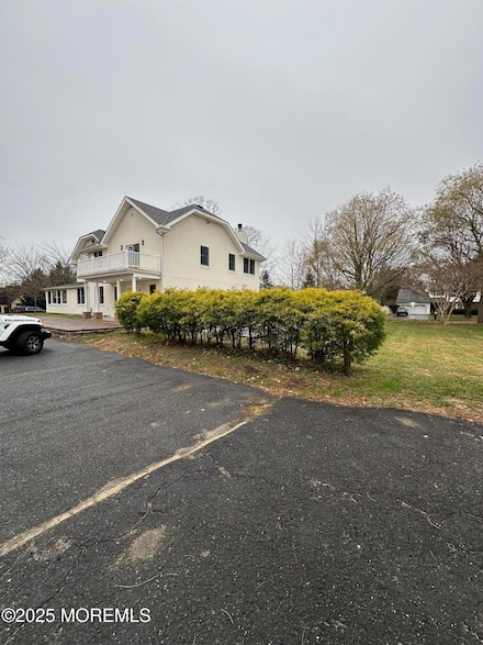 469 Wall St, Eatontown, NJ 07724