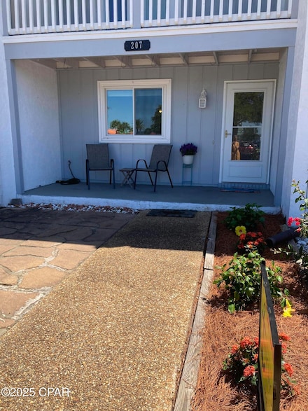 207 E 3rd St, Lynn Haven, FL 32444