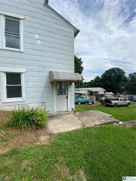 1239 4th St Unit Downstairs, Slatington, PA 18080