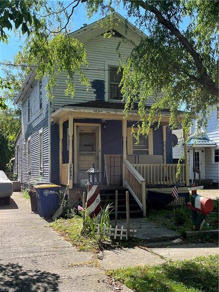 1414 W 8th St, Ashtabula, OH 44004