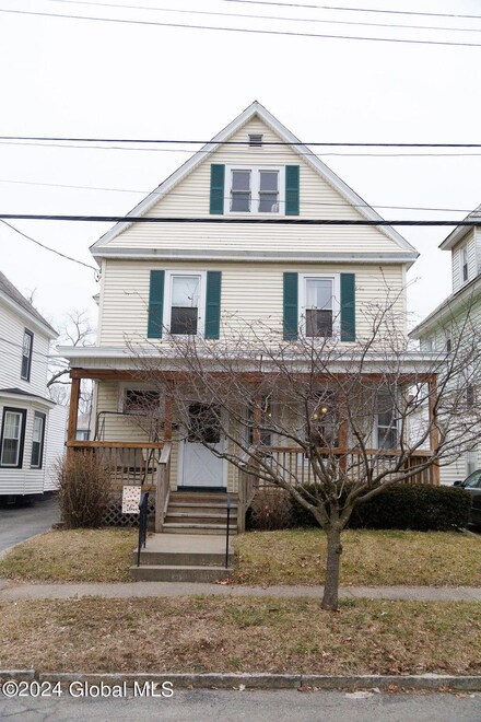67 Snowden Ave, Schenectady, NY 12304