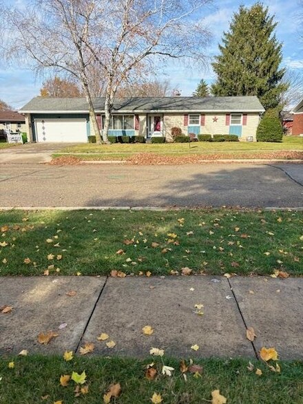 904 Sunset Ave, Waupun, WI 53963