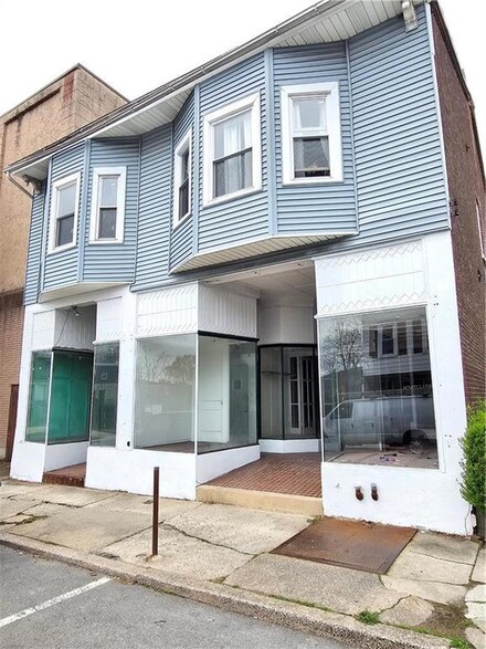198 S 1st St, Lehighton, PA 18235