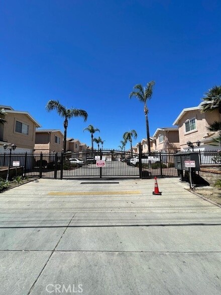 9211 Cedros Ave Unit B, Panorama City, CA 91402