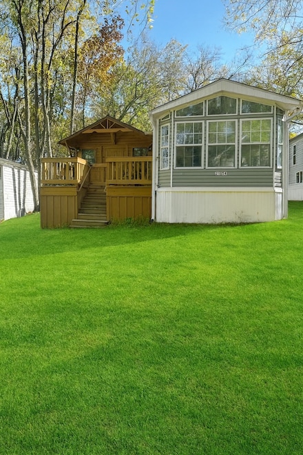 21-54 Woodhaven Lakes Dr, Sublette, IL 61367