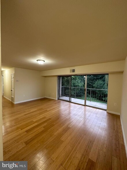 5215 Newton St Unit 202, Bladensburg, MD 20710