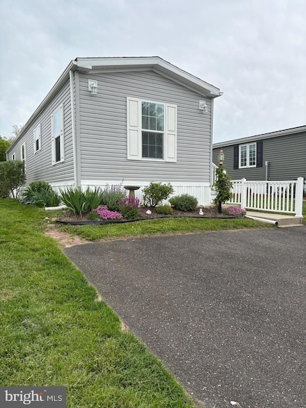 116 Parkside Ct, North Wales, PA 19454