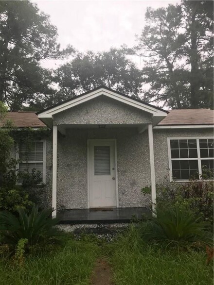 501 W Howard Dr, Brunswick, GA 31523
