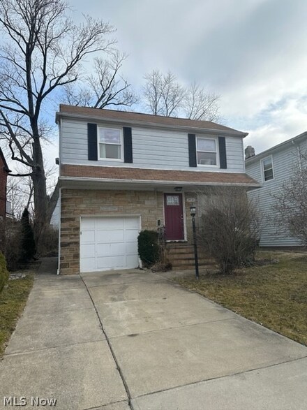 3931 Washington Blvd, University Heights, OH 44118
