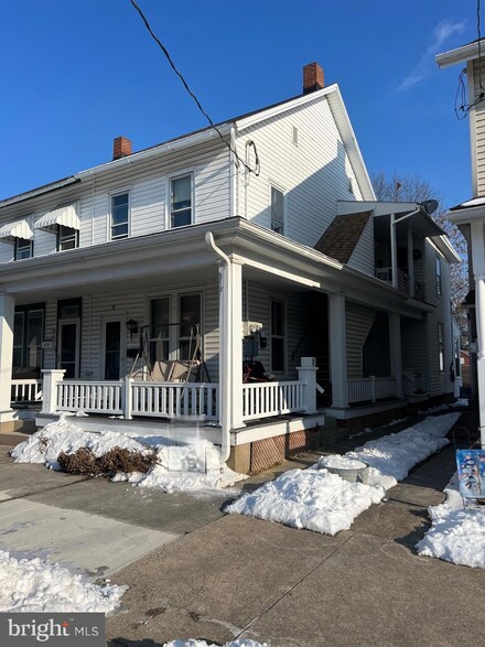 521 Walnut St, Denver, PA 17517
