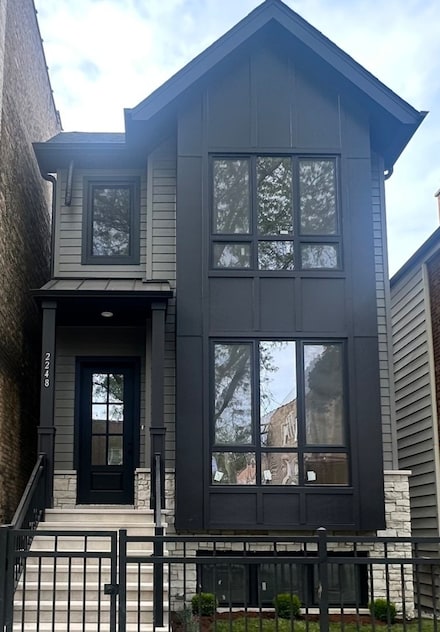 2248 W Ainslie St, Chicago, IL 60625