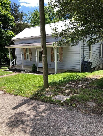 19 Church St, Walton, KY 41094