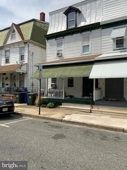 239 Conover St, Burlington, NJ 08016