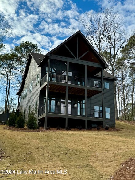 62 N Pin Oak Ln, Jacksons' Gap, AL 36861