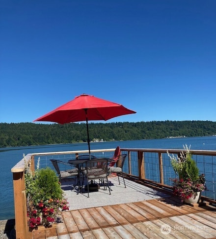 27728 Manzanita Beach Rd SW, Vashon, WA 98070