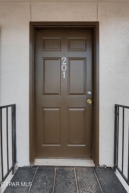 3030 George Dieter Dr, El Paso, TX 79936