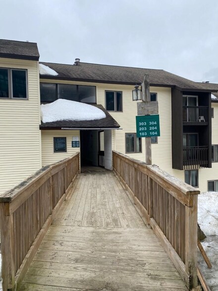 27 Nature Trail Rd Unit 203, Richmond, VT 05477