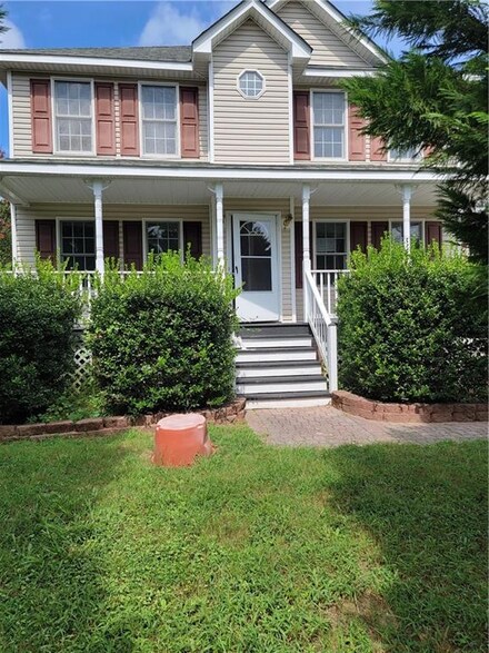 24510 Plantation Dr, Petersburg, VA 23803