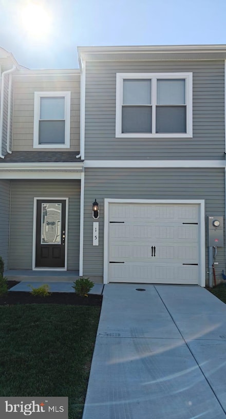 140 Cramsford St, Falling Waters, WV 25419
