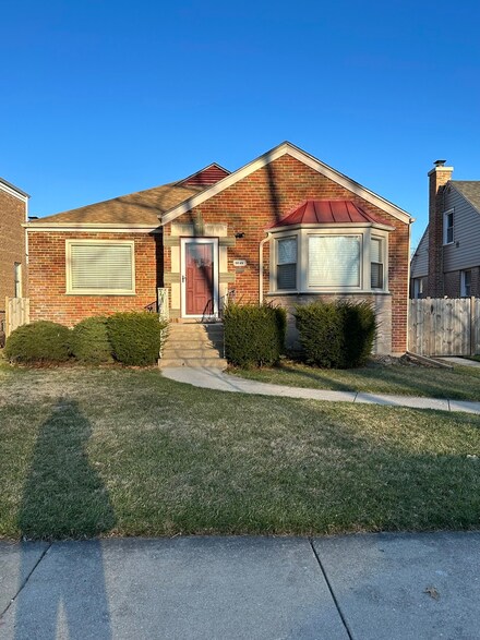 8649 Laramie Ave, Skokie, IL 60077