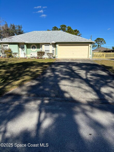 251 Heritage St SW, Palm Bay, FL 32908