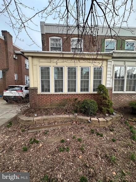 7017 Erdrick St, Philadelphia, PA 19135