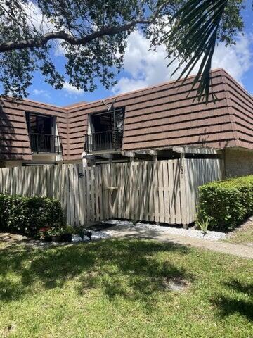 1221 12th Ln, Palm Beach Gardens, FL 33418