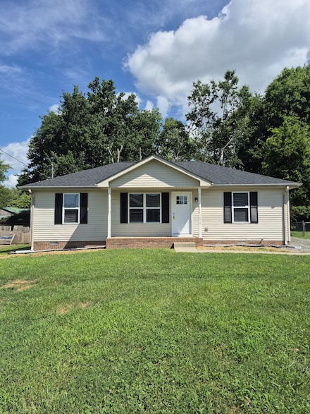 1810 Harbor Dr, Oak Grove, KY 42262
