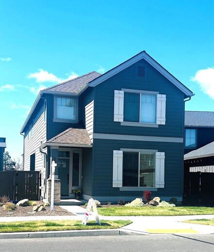 4649 SW 36th St, Redmond, OR 97756