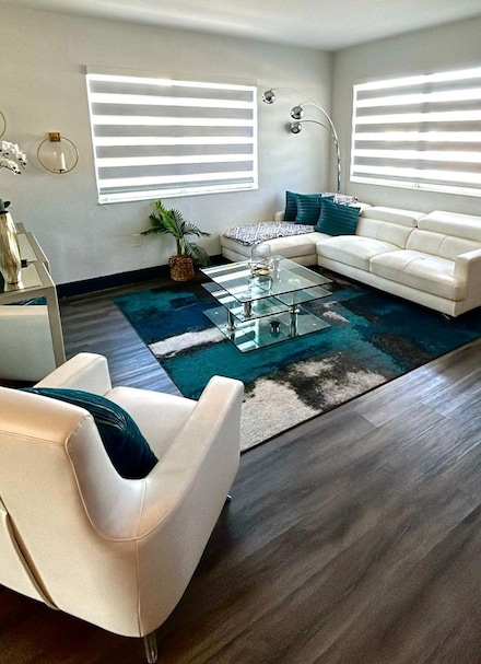 3080 NW 98th St, Miami, FL 33147