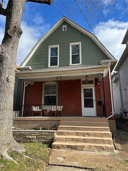 2830 Burgess Ln, Saint Louis, MO 63143