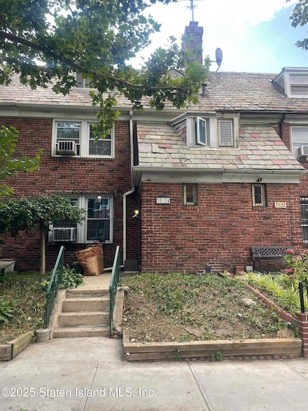 35-24 88th St, Flushing, NY 11372