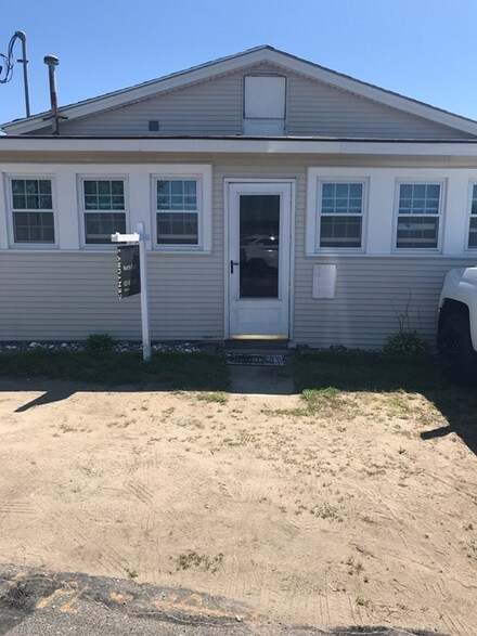 54 N End Blvd, Salisbury, MA 01952