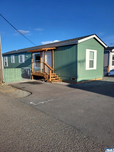 340 W Prairie Sp 15, Sequim, WA 98382