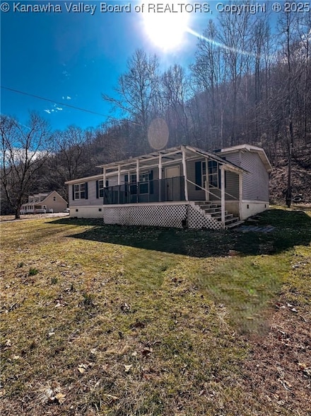 1461 Missouri Fork Rd, Hewett, WV 25108