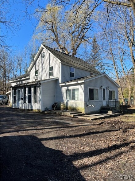 4 Newton St, Mohawk, NY 13407
