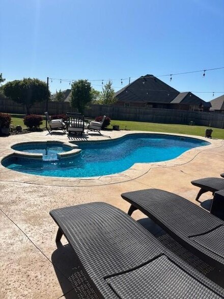 8608 NW 124th St, Oklahoma City, OK 73142