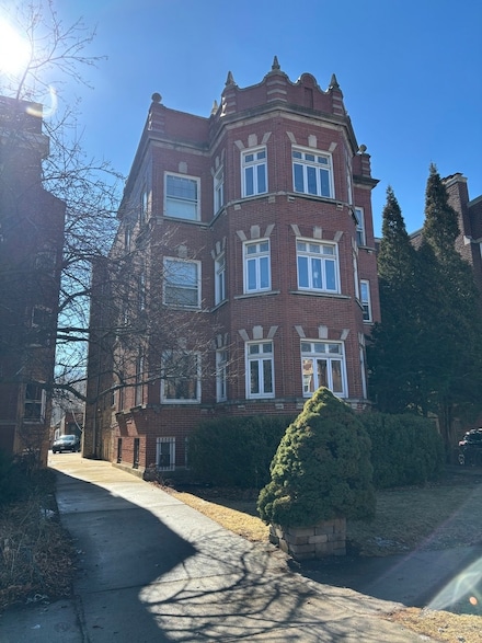 1123 W North Shore Ave, Chicago, IL 60626