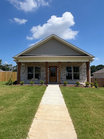 142 Silver Leaf Ln, Florence, AL 35633