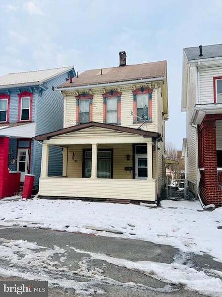 122 E 1st Ave, Altoona, PA 16602