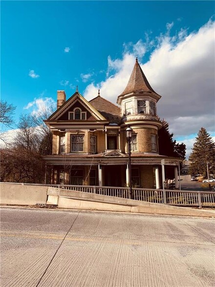 404 Main St, Slatington, PA 18080